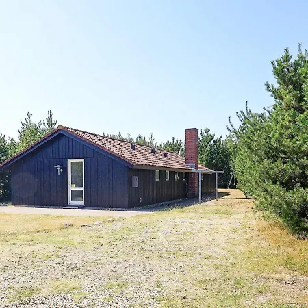 Three-bedroom Holiday In 87